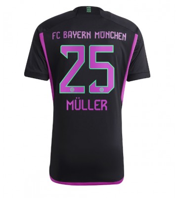 Maillot de foot Bayern Munich Thomas Muller #25 Extérieur 2023-24 Manches Courte